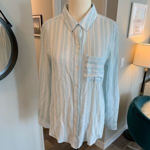 Abound - fresh linen, light button up